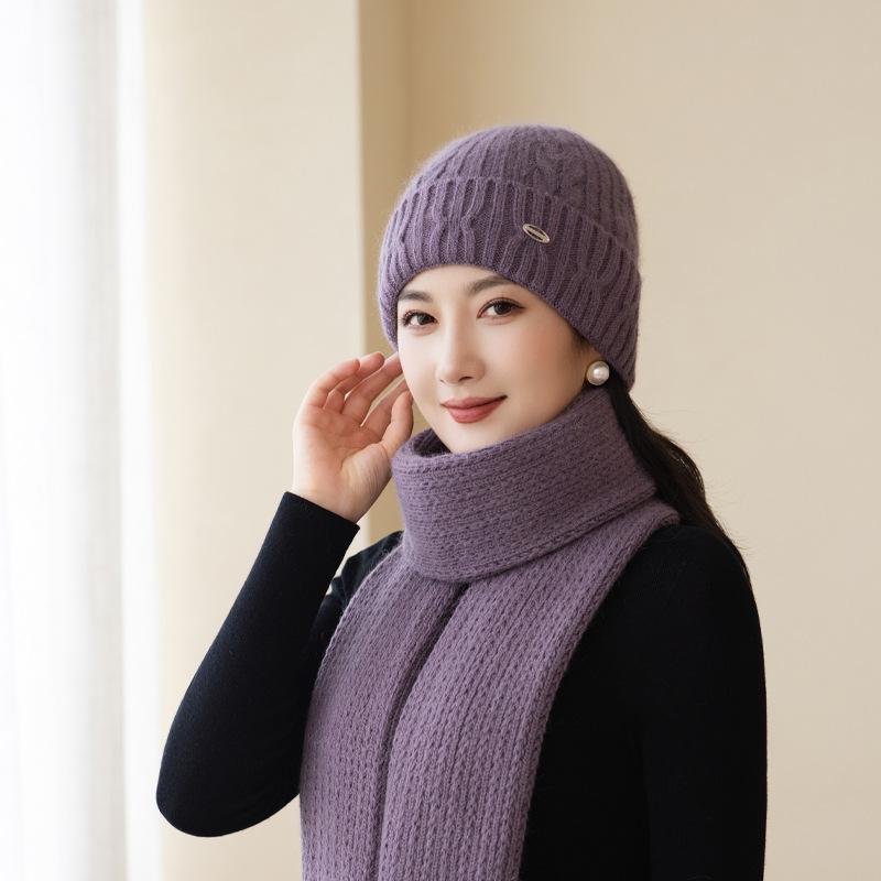 Korean version autumn and winter hat women s velvet ear protection warm versatile wool hat temperament mother hat fashion knitted hat One size
Korean version autumn and winter hat women s velvet ear protection warm versatile wool hat temperament mother hat fashion knitted hat One size