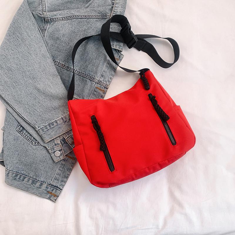 Trendy 2024 Spring Nylon Tote Bag With Car Line Elements Medium Size Zipper Closure White червоний
Trendy 2024 Spring Nylon Tote Bag With Car Line Elements Medium Size Zipper Closure White червоний