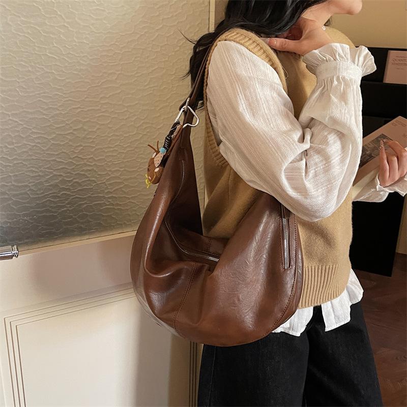 Simple Retro Hobo Bag Comfortable and Versatile Texture Crossbody Bag Women Large Capacity Shoulder Tote Bag for Work Commute коричневий
Simple Retro Hobo Bag Comfortable and Versatile Texture Crossbody Bag Women Large Capacity Shoulder Tote Bag for Work Commute коричневий