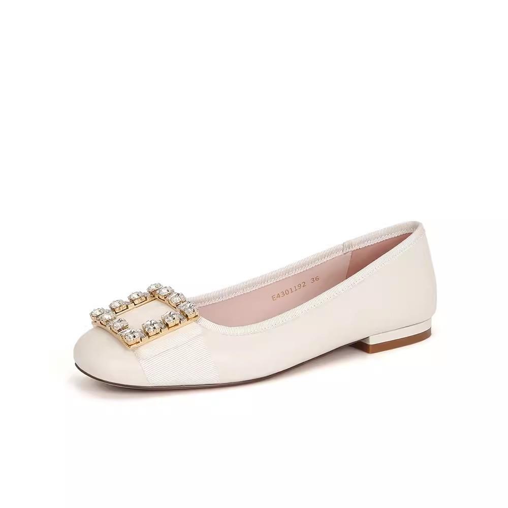 Sheepskin version Su Yinyin same French square head leather rhinestone square buckle shallow mouth flat bottom one pedal commuter single shoes women 40
Sheepskin version Su Yinyin same French square head leather rhinestone square buckle shallow mouth flat bottom one pedal commuter single shoes women 40