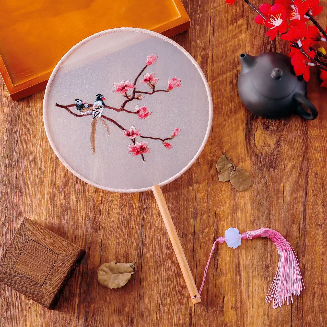 Chinese Style Silk Round Fan Double-sided Floral Embroidery Hand Fans with Tassel Summer Dance Fan For Women Wedding Home Decor
Chinese Style Silk Round Fan Double-sided Floral Embroidery Hand Fans with Tassel Summer Dance Fan For Women Wedding Home Decor