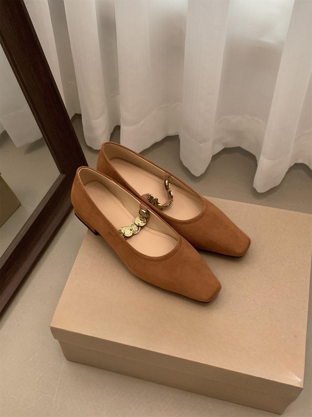 Retro small square head low heel pink temperament light mouth single shoes women s spring 2025 new skirt Mary Jane shoes 39 коричневый
Retro small square head low heel pink temperament light mouth single shoes women s spring 2025 new skirt Mary Jane shoes 39 коричневый