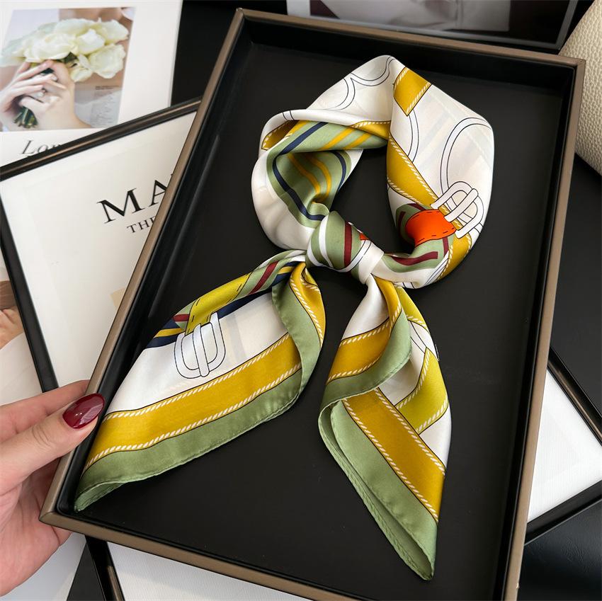 70X70cm Shawl Fashion Beach Sunscreen Silk Scarves New Europe America Kerchief Popular Print Square Bandanna Sunscreen Wrap 70X70cm
70X70cm Shawl Fashion Beach Sunscreen Silk Scarves New Europe America Kerchief Popular Print Square Bandanna Sunscreen Wrap 70X70cm