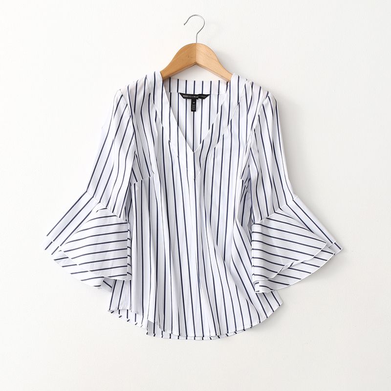 Export Export Minimalist Fashion Ruffled Bell Sleeve V Neck Pullover Vertical Striped Shirt Women s Spring and Summer 3/4 Sleeve Blue and white vertical stripes Euro -6
Export Export Minimalist Fashion Ruffled Bell Sleeve V Neck Pullover Vertical Striped Shirt Women s Spring and Summer 3/4 Sleeve Blue and white vertical stripes Euro -6
