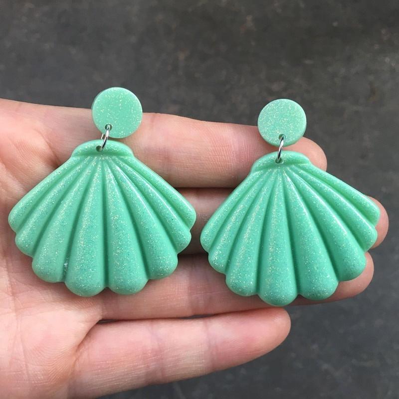 Summer Women Shell Shape Glitter Acrylic Resin Beach Earrings Stud Earrings фіолетовий
Summer Women Shell Shape Glitter Acrylic Resin Beach Earrings Stud Earrings фіолетовий