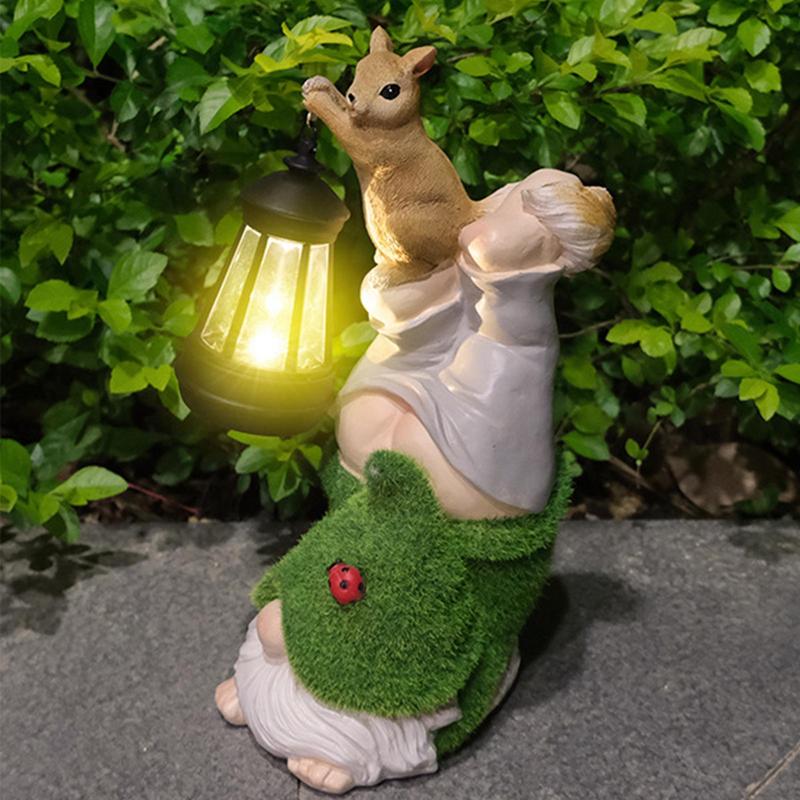 Cute Garden Sculpture Ornament Solar Garden Gnomes with Squirrel Carrying Lantern Creative Characters Statue for Garden Home білий
Cute Garden Sculpture Ornament Solar Garden Gnomes with Squirrel Carrying Lantern Creative Characters Statue for Garden Home білий