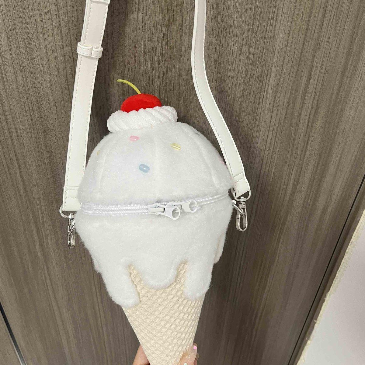 JIAERDI Japanese Kawaii Fluffy Ice Cream Shoulder Bag Women Lolita Sweet Cute Crossbody Purse Lightweight Ladies Petite Chic 13x31x13cm білий
JIAERDI Japanese Kawaii Fluffy Ice Cream Shoulder Bag Women Lolita Sweet Cute Crossbody Purse Lightweight Ladies Petite Chic 13x31x13cm білий