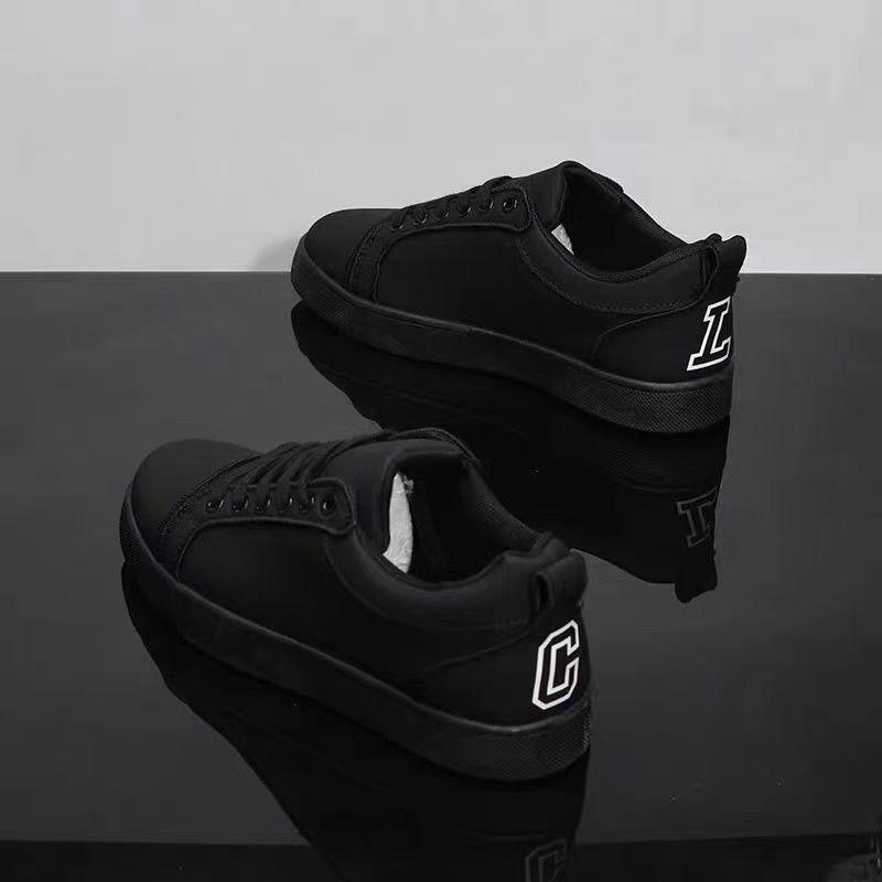 Autumn and winter black leather surface red sole four seasons simple board shoes new trendy shoes casual shoes personalized men 37
Autumn and winter black leather surface red sole four seasons simple board shoes new trendy shoes casual shoes personalized men 37