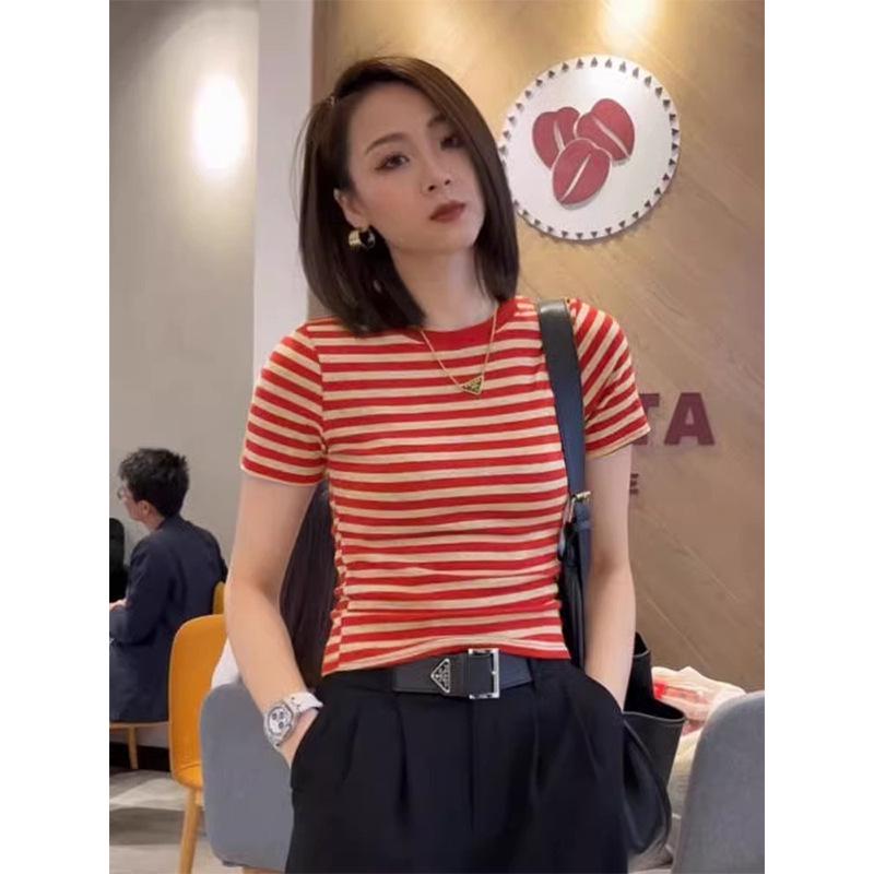 Chic Summer Striped Cotton T-shirt: Trendy, Stylish, Versatile, Slimming, Age-Reducing Short-Sleeve Top for Women Small красный
Chic Summer Striped Cotton T-shirt: Trendy, Stylish, Versatile, Slimming, Age-Reducing Short-Sleeve Top for Women Small красный