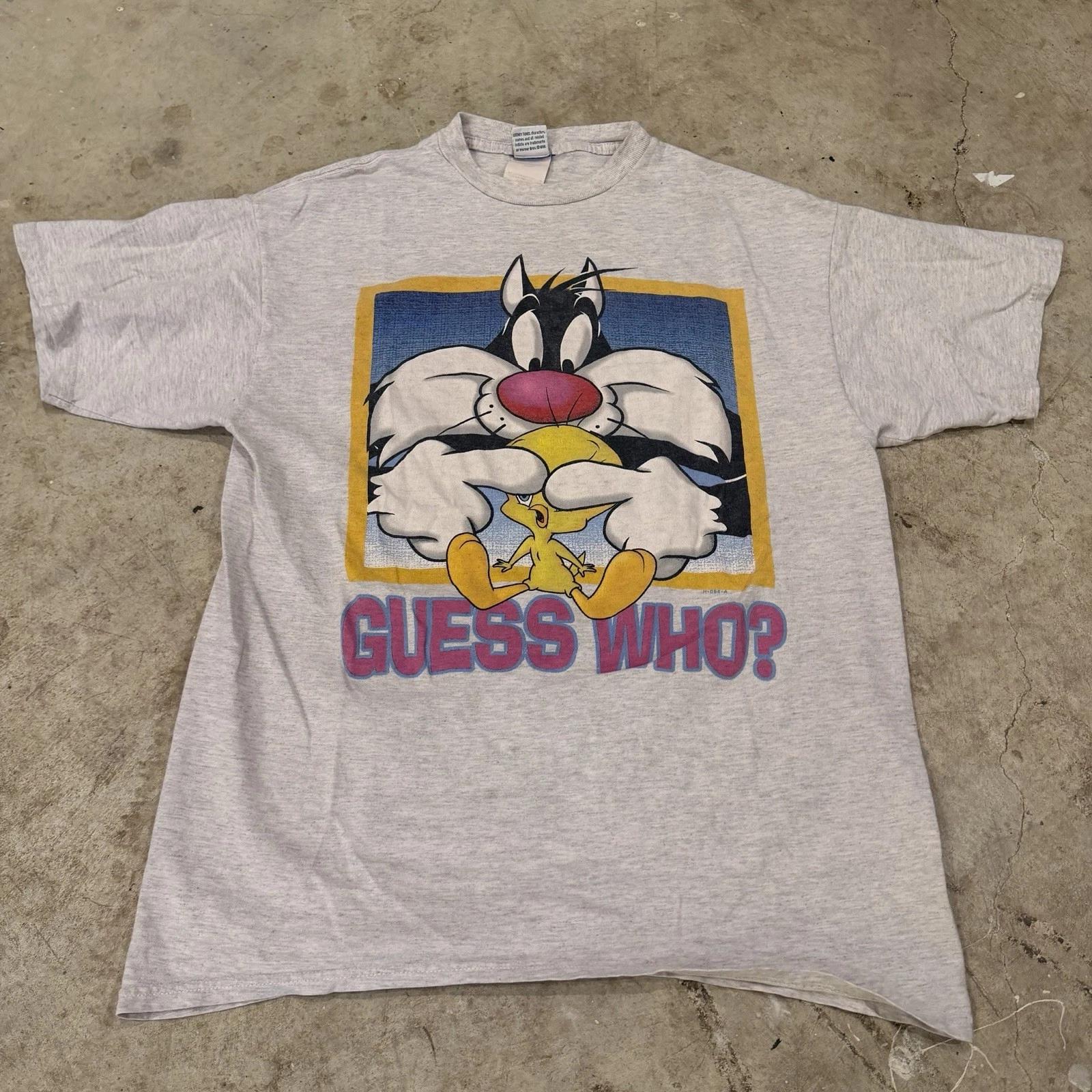 VTG Looney Tunes Sylvester & Tweety Bird “Guess Who” T-T-Shirt Size XL 90 s S
VTG Looney Tunes Sylvester & Tweety Bird “Guess Who” T-T-Shirt Size XL 90 s S