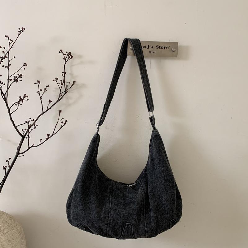 Women Comfortable and Versatile Texture Crossbody Bags Fashi Denim Shoulder Bag Minimalist Casual Simple Commuting Storage Bag чёрный
Women Comfortable and Versatile Texture Crossbody Bags Fashi Denim Shoulder Bag Minimalist Casual Simple Commuting Storage Bag чёрный