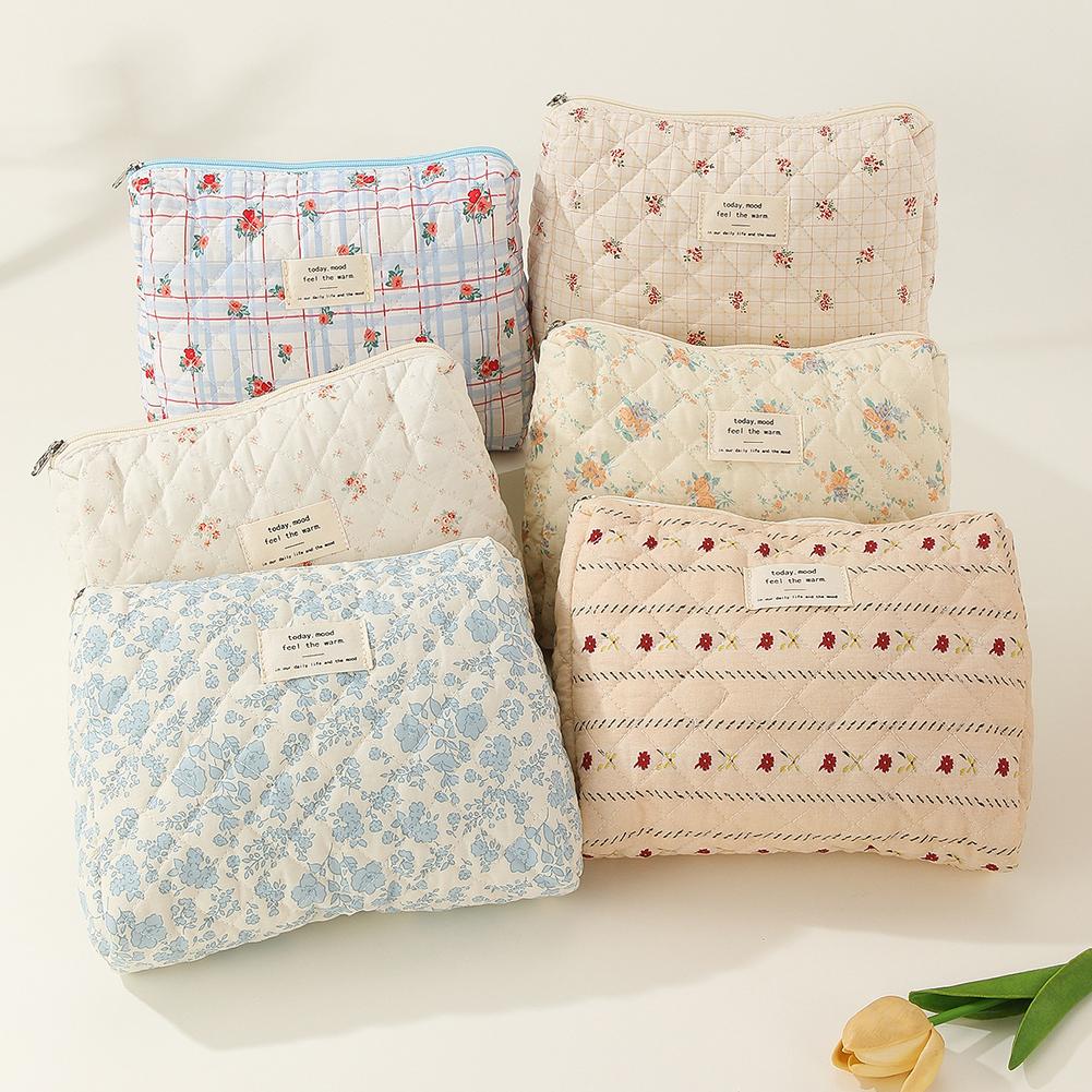 3Pcs Padded Organizer Bag Printed Women Quilted Cosmetic Pouch Large Capacity Zipper Closure Cotton Daily Bag Purse Set
3Pcs Padded Organizer Bag Printed Women Quilted Cosmetic Pouch Large Capacity Zipper Closure Cotton Daily Bag Purse Set