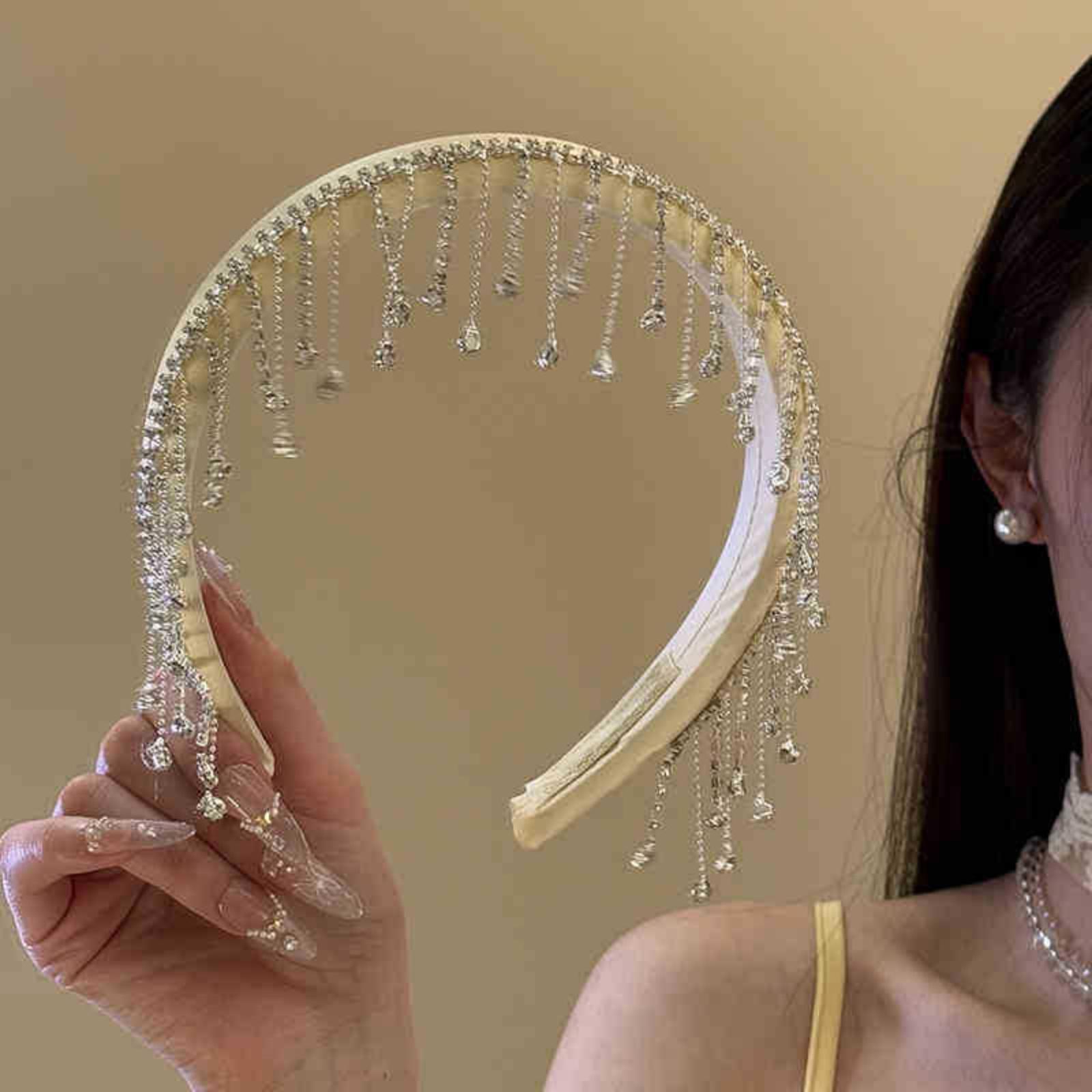 Diamond Tassel Flocked Hair Band Purple Spring Summer Hair Accessories for Women Delicate Premium Sense Headband Boho Hairpiece білий
Diamond Tassel Flocked Hair Band Purple Spring Summer Hair Accessories for Women Delicate Premium Sense Headband Boho Hairpiece білий