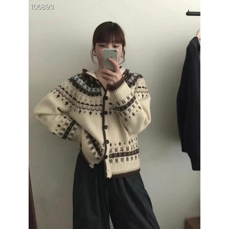 Fair Island retro style contrasting color jacquard hooded knitted cardigan women s autumn and winter new soft waxy sweater jacket One Size
Fair Island retro style contrasting color jacquard hooded knitted cardigan women s autumn and winter new soft waxy sweater jacket One Size