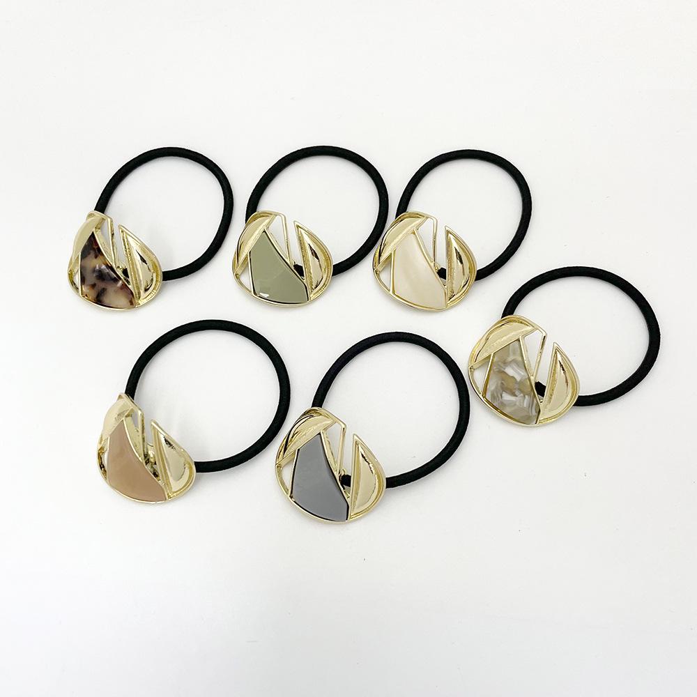 Cross-Border Allure Hair Scrunchie: Stylish Alloy Tie for High Ponytails - Japanese & Korean Inspired, High Elasticity for Women
Cross-Border Allure Hair Scrunchie: Stylish Alloy Tie for High Ponytails - Japanese & Korean Inspired, High Elasticity for Women