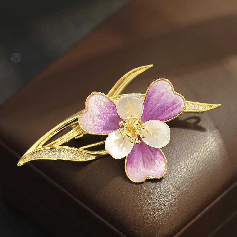 High-end Handmade National Style Intangible Cultural Heritage Edelweiss Craft Brooch Purple Flower Natural Fritillary Bouquet Pin Accessories Women s
High-end Handmade National Style Intangible Cultural Heritage Edelweiss Craft Brooch Purple Flower Natural Fritillary Bouquet Pin Accessories Women s