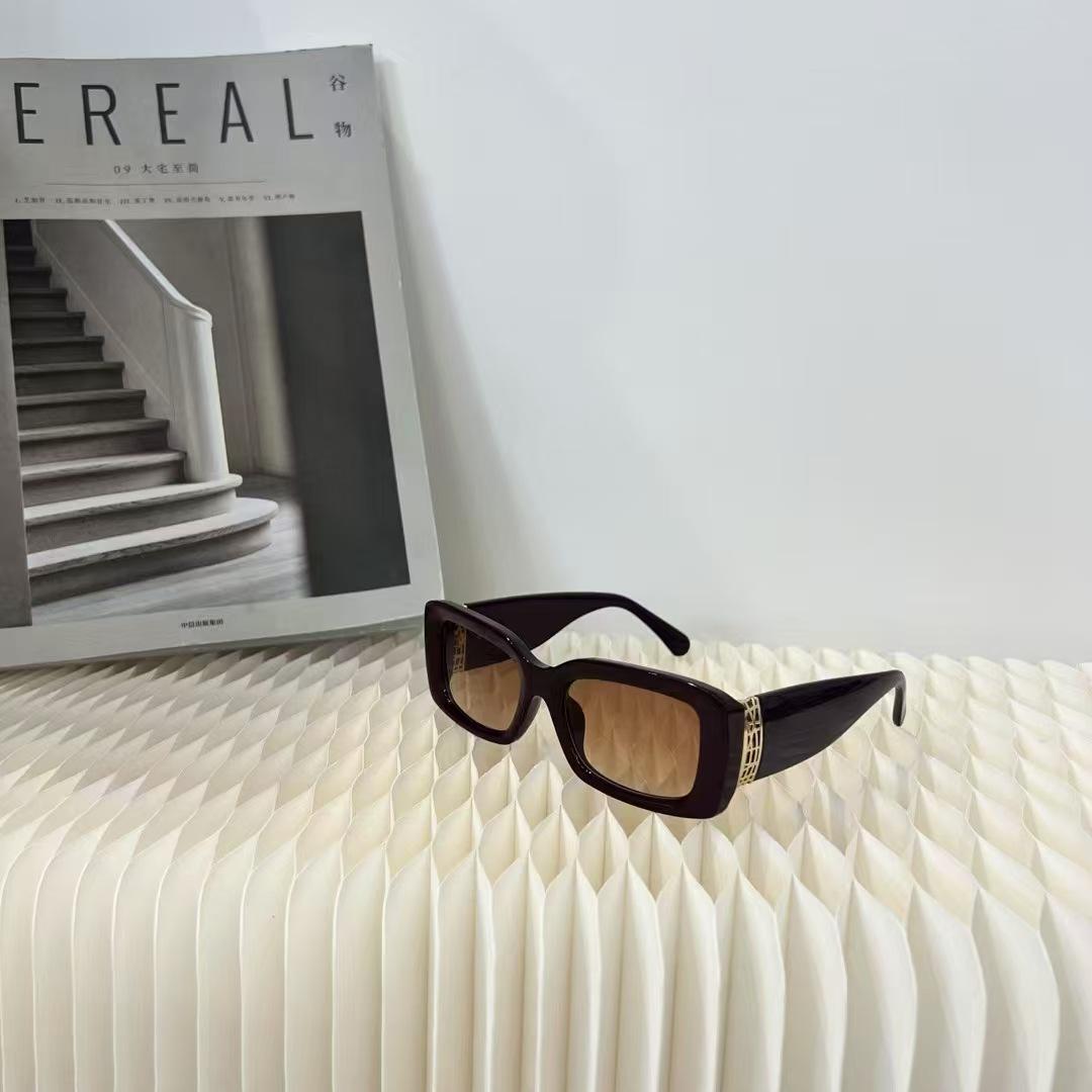 High Quality ladies Sun Glasses Rectangle Shape UV Protection Sunglasses Woman Driving Travelling Men s Sunglass for daily use
High Quality ladies Sun Glasses Rectangle Shape UV Protection Sunglasses Woman Driving Travelling Men s Sunglass for daily use