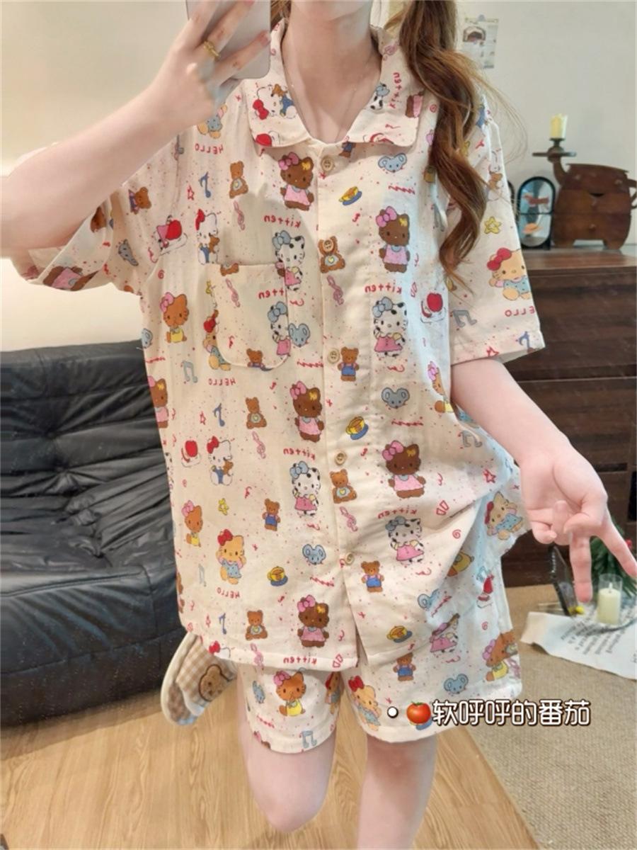 Internet celebrities full of black leather Hello Kitty pajamas women s summer short-sleeved shorts cardigan two-piece set can go out loungewear S
Internet celebrities full of black leather Hello Kitty pajamas women s summer short-sleeved shorts cardigan two-piece set can go out loungewear S