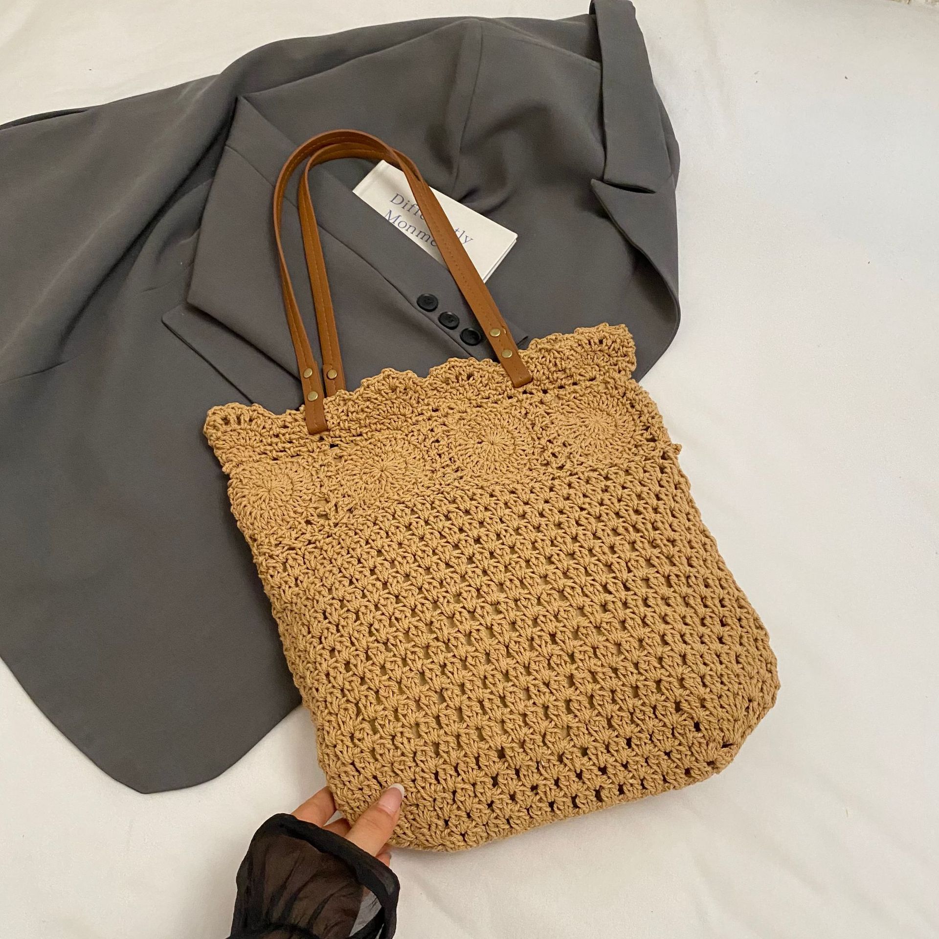 2024 New Summer Large Capacity Tote Bag Women Shoulder Bag Handmade Woven Bag Fresh Rural Handheld Travel Grass Woven Female Sac
2024 New Summer Large Capacity Tote Bag Women Shoulder Bag Handmade Woven Bag Fresh Rural Handheld Travel Grass Woven Female Sac