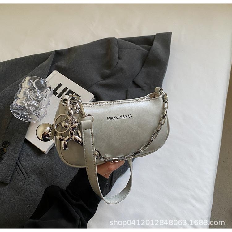 Fashion pleated bag women s 2025 new Korean version trend solid color tote bag texture underarm bag large capacity shoulder bag срібний
Fashion pleated bag women s 2025 new Korean version trend solid color tote bag texture underarm bag large capacity shoulder bag срібний