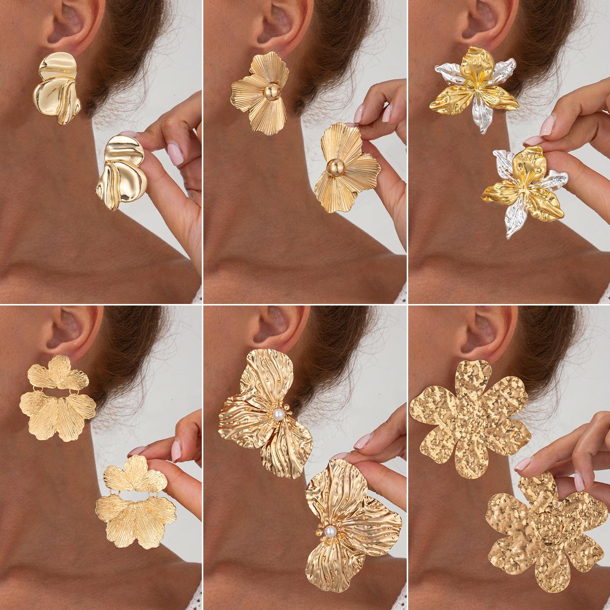 Temperament cold wind three-dimensional metal flower stud earrings, versatile irregular pattern ear jewelry
Temperament cold wind three-dimensional metal flower stud earrings, versatile irregular pattern ear jewelry