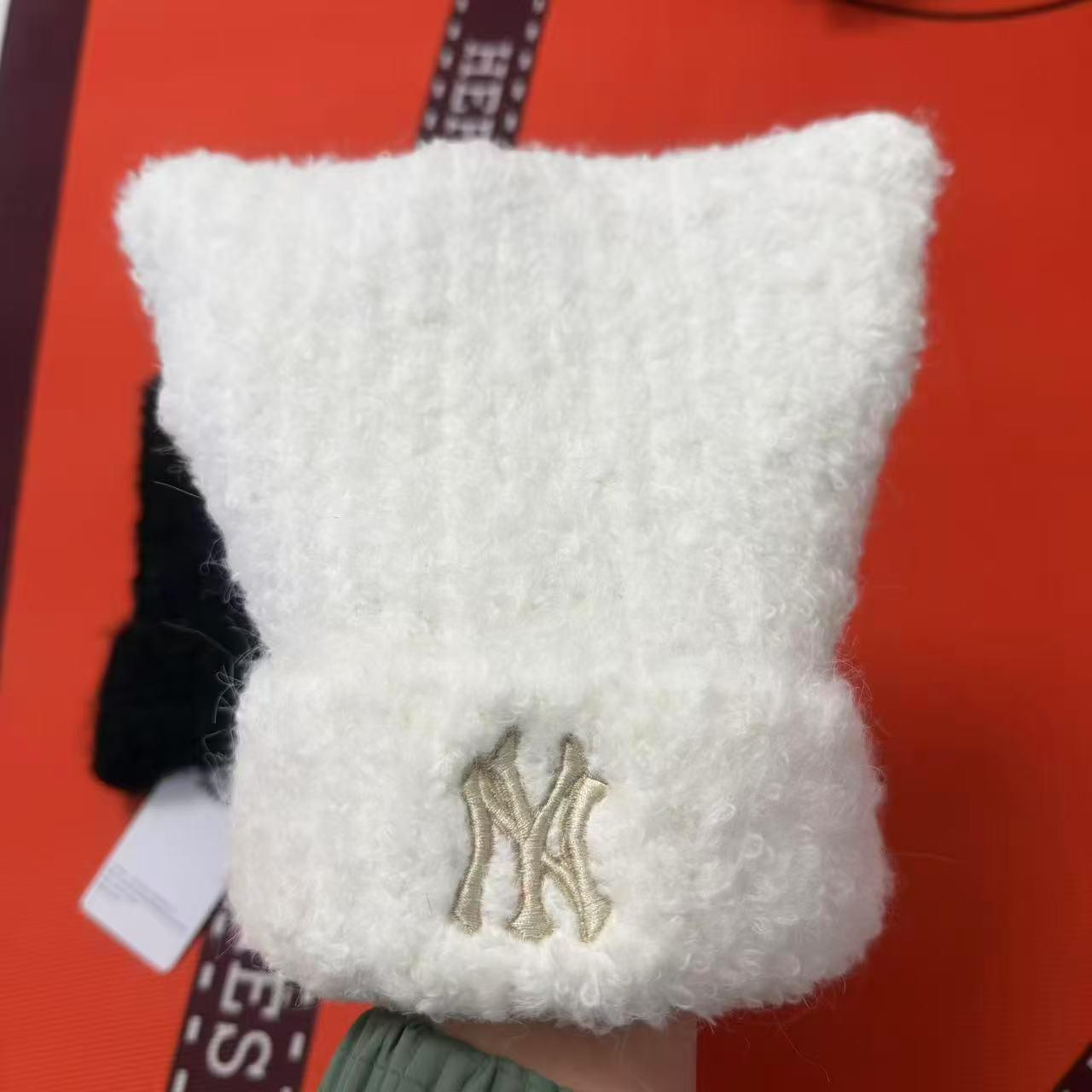 Korean Style NY Embroidery Trendy Knit Hat with Cat Ears - Women s Autumn/Winter Versatile and Warm Fashion Hat білий
Korean Style NY Embroidery Trendy Knit Hat with Cat Ears - Women s Autumn/Winter Versatile and Warm Fashion Hat білий