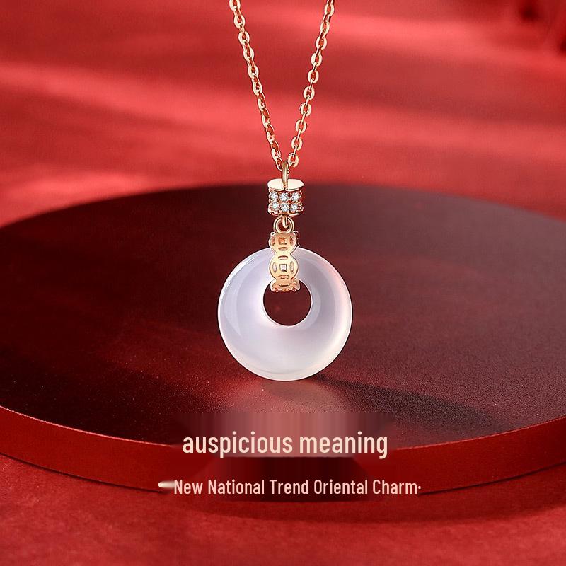 Women s Peace Buckle Jade Pendant Necklace - Light Luxury, Niche Design, Perfect for Birthday or Valentine s Day
Women s Peace Buckle Jade Pendant Necklace - Light Luxury, Niche Design, Perfect for Birthday or Valentine s Day