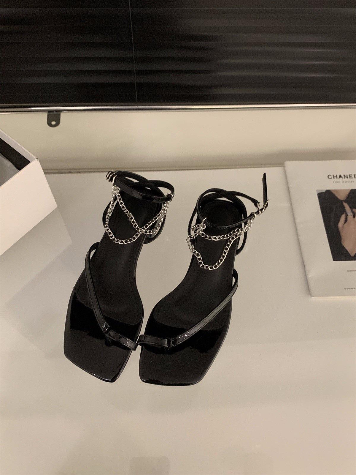 Niche design French black set toe sandals fairy shoes 2025 new summer thick heel thin strap Roman shoes 40 чорний
Niche design French black set toe sandals fairy shoes 2025 new summer thick heel thin strap Roman shoes 40 чорний