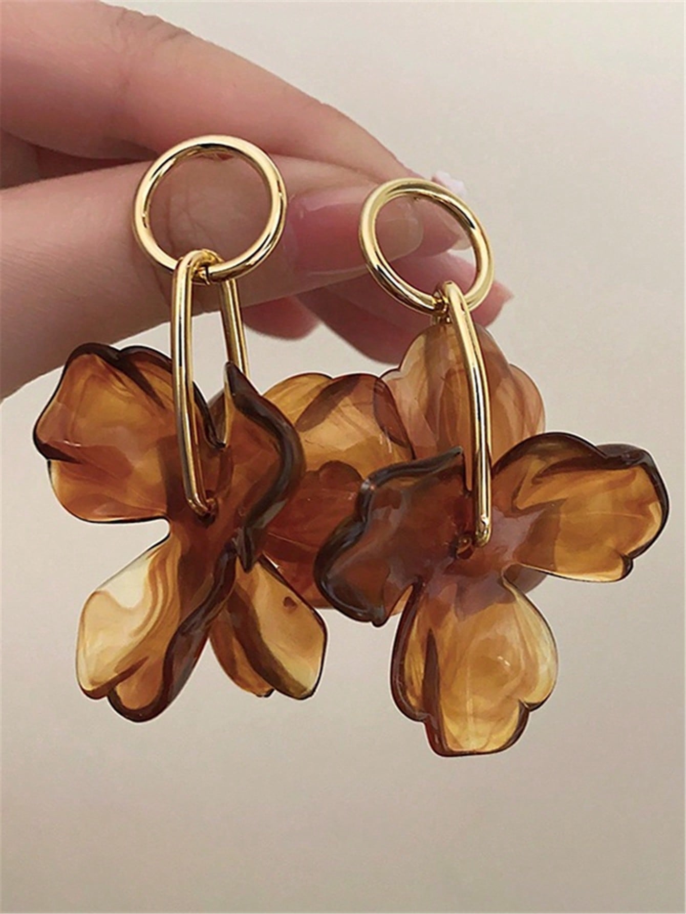 Модные серьги-подвески для женщин коричневый
Модные серьги-подвески для женщин коричневый