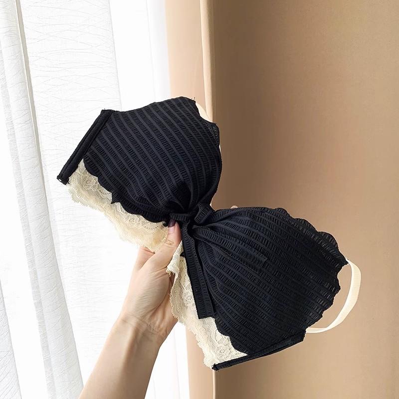 Charming Black Bra With Large Bow Front Ribbed Fabric And Beige Lace Accents S чёрный
Charming Black Bra With Large Bow Front Ribbed Fabric And Beige Lace Accents S чёрный