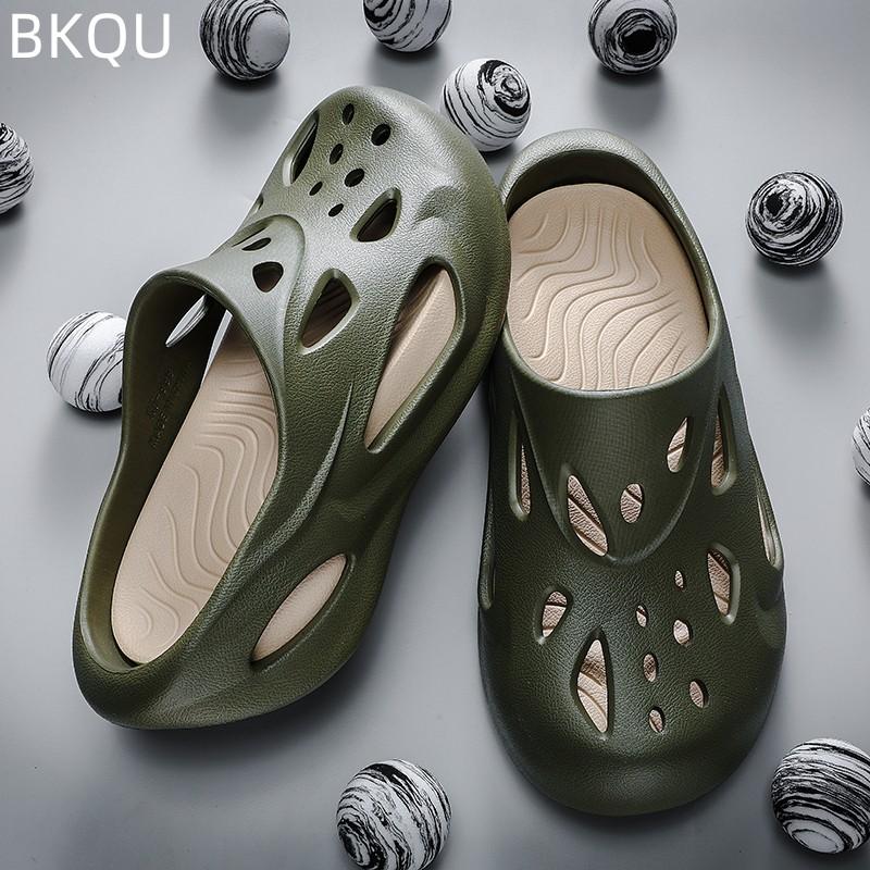 Men s Summer Slippers Double Color Matching Breathable Beach Flat Heel Waterproof Lightweight Versatile Comfortable Casual
Men s Summer Slippers Double Color Matching Breathable Beach Flat Heel Waterproof Lightweight Versatile Comfortable Casual