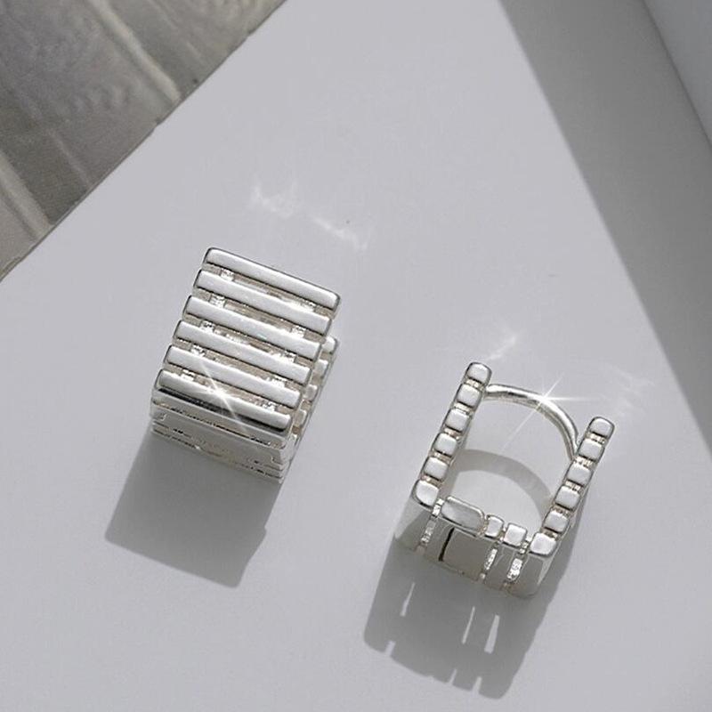 Minimalist Geometric Square Wide Earrings - High-End Niche Women s Ear Cuffs серебряный
Minimalist Geometric Square Wide Earrings - High-End Niche Women s Ear Cuffs серебряный