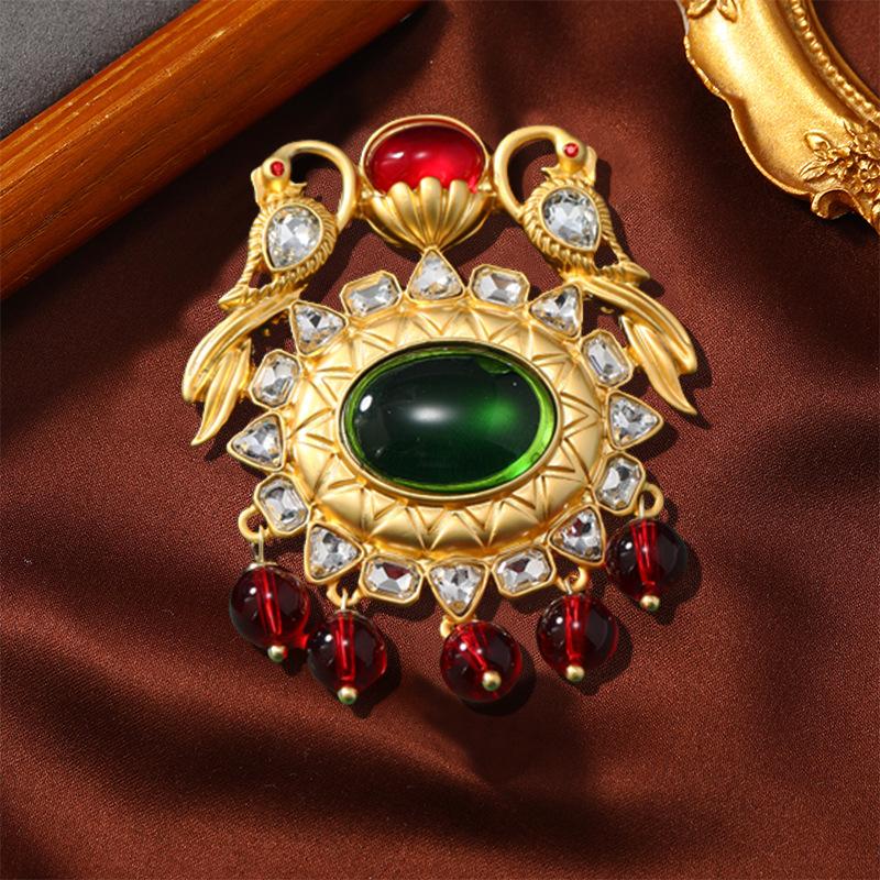 Vintage Middle Design Pendant Rhinestone Brooches Badges For Women Men Classic Palace Baroque Crystal Suit Coat Pins Corsages
Vintage Middle Design Pendant Rhinestone Brooches Badges For Women Men Classic Palace Baroque Crystal Suit Coat Pins Corsages