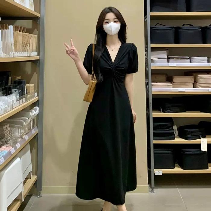 V-neck dress women s summer new high-end temperament skirt fat mm belly-covering and thin a-word long dress 2XL
V-neck dress women s summer new high-end temperament skirt fat mm belly-covering and thin a-word long dress 2XL