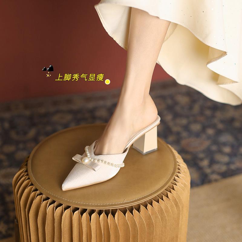 Bow bag head half tray shoes women wear pointed thick heel sandals size 39 абрикосовий
Bow bag head half tray shoes women wear pointed thick heel sandals size 39 абрикосовий