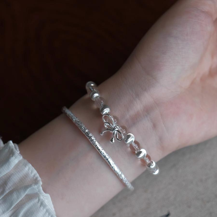 Elegant Women s S925 Sterling Silver Cat s Eye Bow Bracelet with White Crystal Spacer S925 Silver
Elegant Women s S925 Sterling Silver Cat s Eye Bow Bracelet with White Crystal Spacer S925 Silver