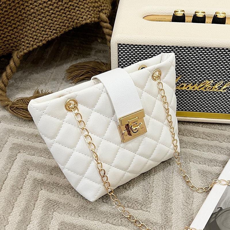 Сумка-ведро ромбовидной формы женская осенне-зимняя сумка новая женская сумка цветочный материал универсальная сумка-сачель с цепочкой белый
Сумка-ведро ромбовидной формы женская осенне-зимняя сумка новая женская сумка цветочный материал универсальная сумка-сачель с цепочкой белый