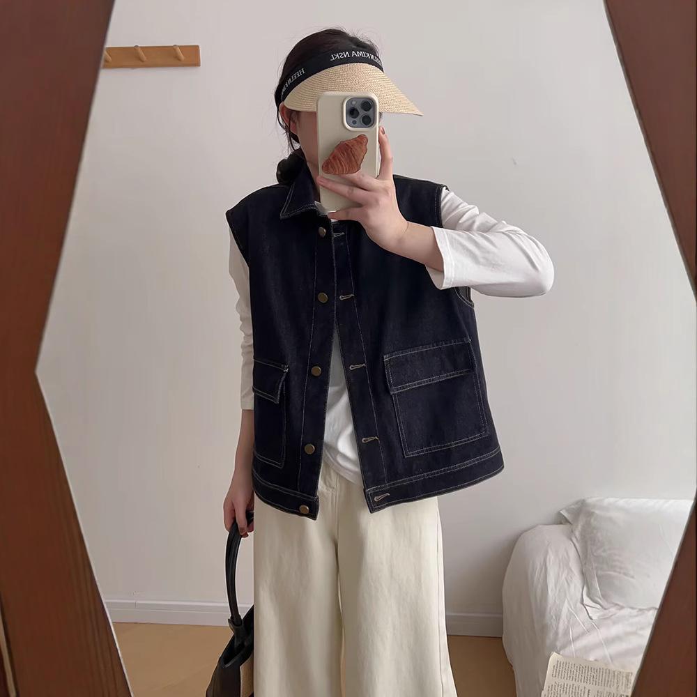 Women s Trendy Retro Washed Denim Vest: Spring/Autumn 2025 Loose Slimming Sleeveless Top One Size
Women s Trendy Retro Washed Denim Vest: Spring/Autumn 2025 Loose Slimming Sleeveless Top One Size