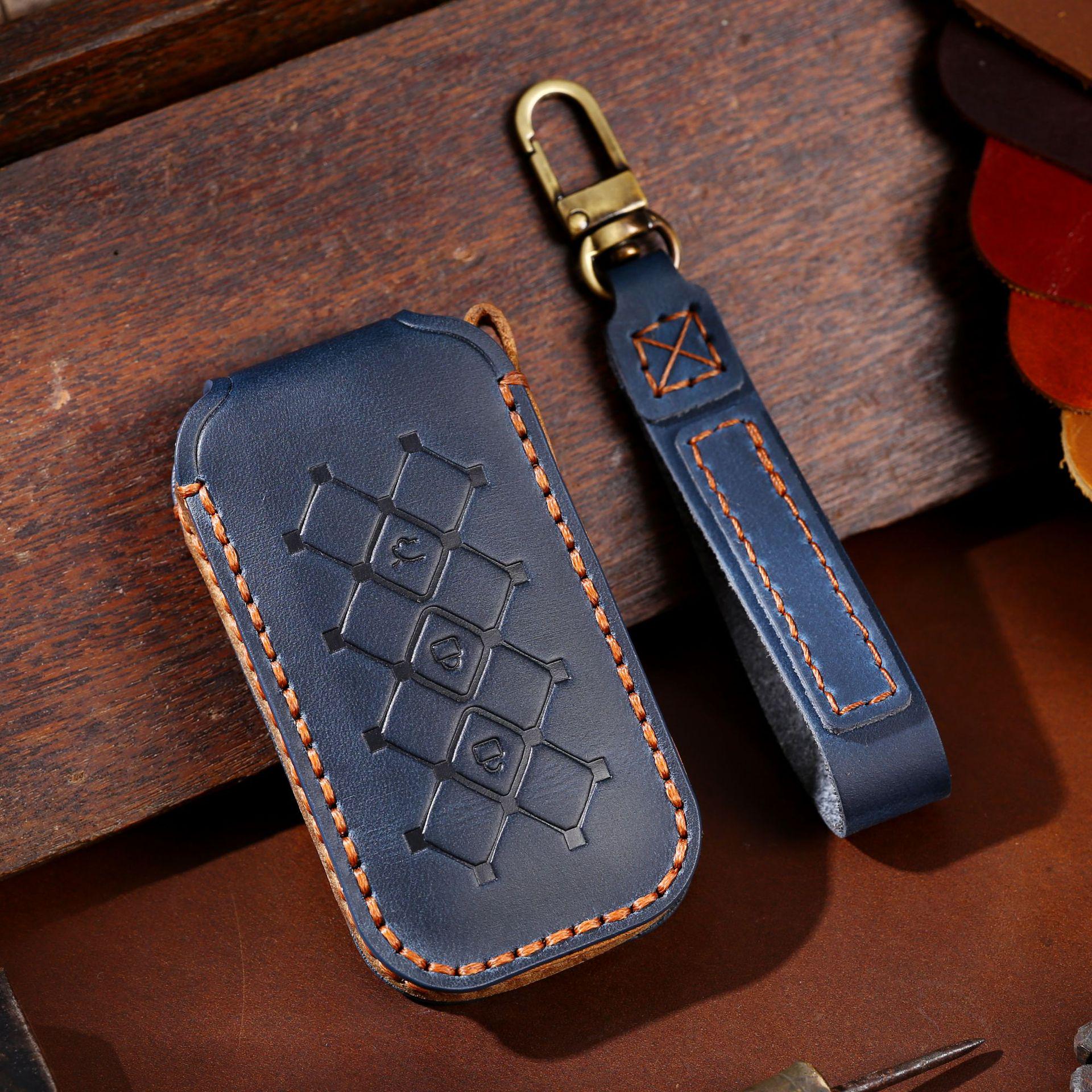 Кожаный чехол для ключа ручной работы для Wuling Xingchen синий
Кожаный чехол для ключа ручной работы для Wuling Xingchen синий