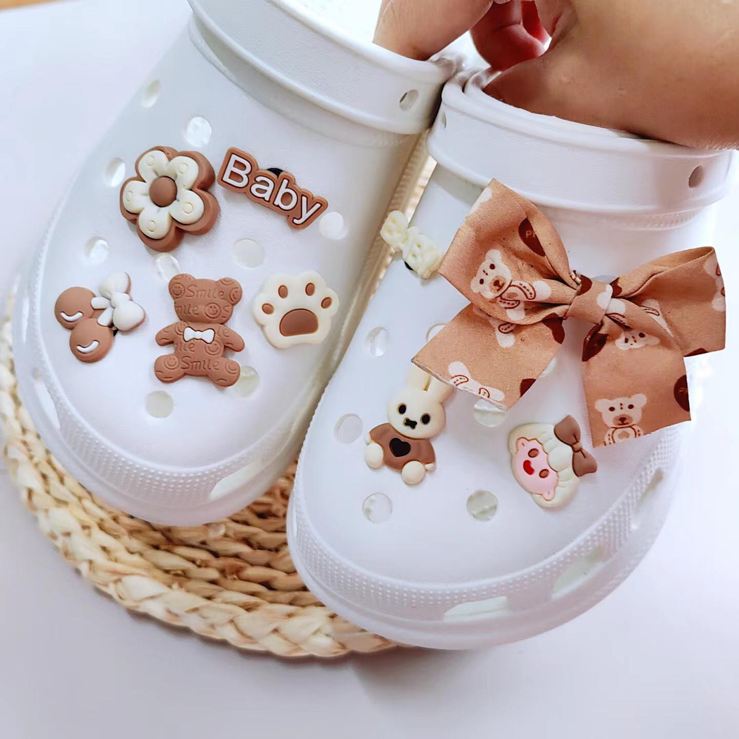 Shrimp skin hole shoes accessories DIY shoe buckle brown bear white rabbit cherry bow accessories removable
Shrimp skin hole shoes accessories DIY shoe buckle brown bear white rabbit cherry bow accessories removable