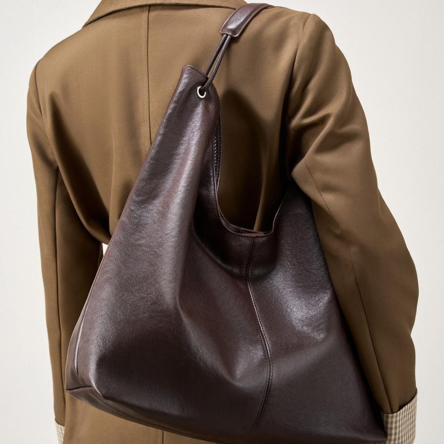 Large-capacity Textured Armpit Big Bag, New Cowhide Tote Bag, Shoulder Commuter Women s Bag чорний
Large-capacity Textured Armpit Big Bag, New Cowhide Tote Bag, Shoulder Commuter Women s Bag чорний