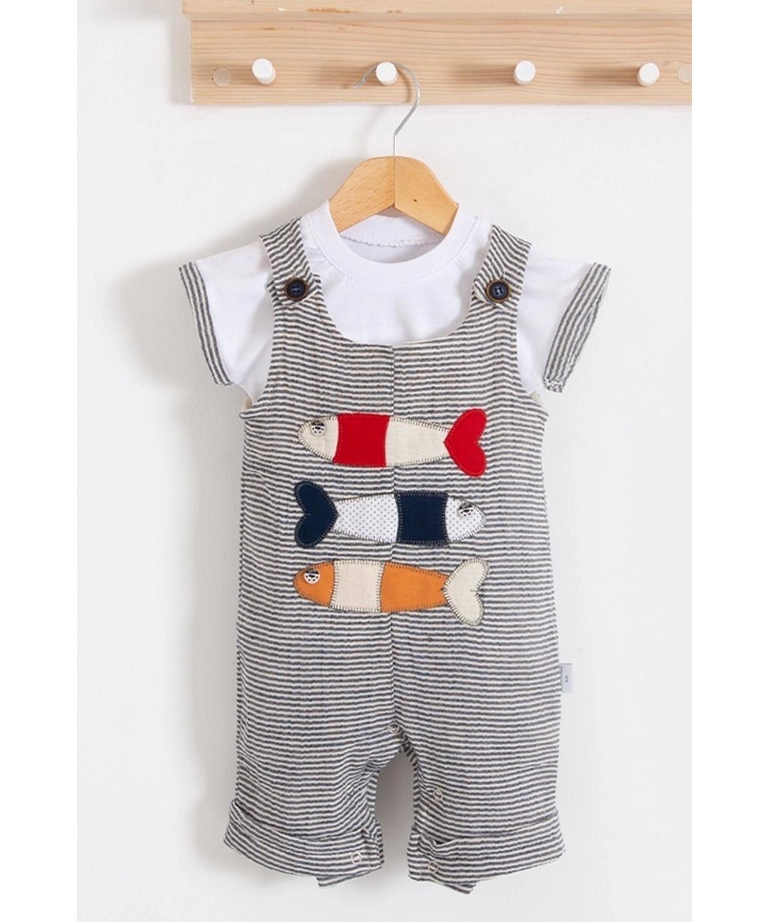 Комбинезон для маленьких мальчиков с короткими рукавами и вышивкой «рыба»
Комбинезон для маленьких мальчиков с короткими рукавами и вышивкой «рыба»