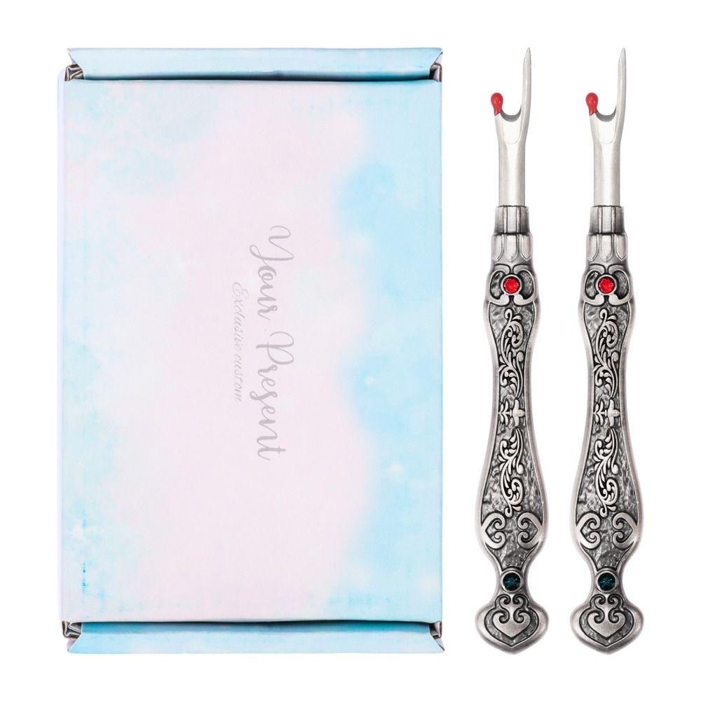 2Pcs European Vintage Metal Seam Ripper Set with Storage Cases Removing Threads Tools for Sewing B
2Pcs European Vintage Metal Seam Ripper Set with Storage Cases Removing Threads Tools for Sewing B