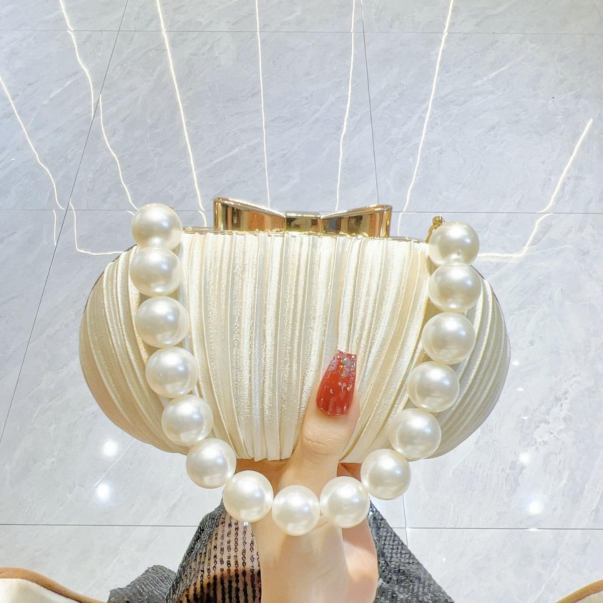 New Evening Bags Apricot Diamond Clutches Bag Chain Pearl Handbag Luxury Shoulder Bag Fashion Pleated Banquet Clutch and Purse абрикосовый
New Evening Bags Apricot Diamond Clutches Bag Chain Pearl Handbag Luxury Shoulder Bag Fashion Pleated Banquet Clutch and Purse абрикосовый