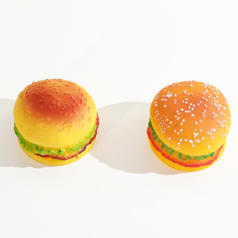 Звуковая игрушка для питомцев Пиппи Тао виниловая кукла-гамбургер собака симуляция молярные принадлежности для питомцев 7.5*5cm
Звуковая игрушка для питомцев Пиппи Тао виниловая кукла-гамбургер собака симуляция молярные принадлежности для питомцев 7.5*5cm