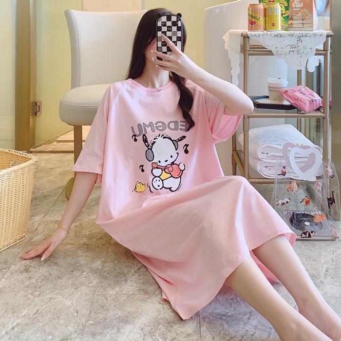 Женская летняя ночная рубашка с рисунком больших размеров – легкая, круглая горловина, короткие рукава, средняя длина 5XL
Женская летняя ночная рубашка с рисунком больших размеров – легкая, круглая горловина, короткие рукава, средняя длина 5XL