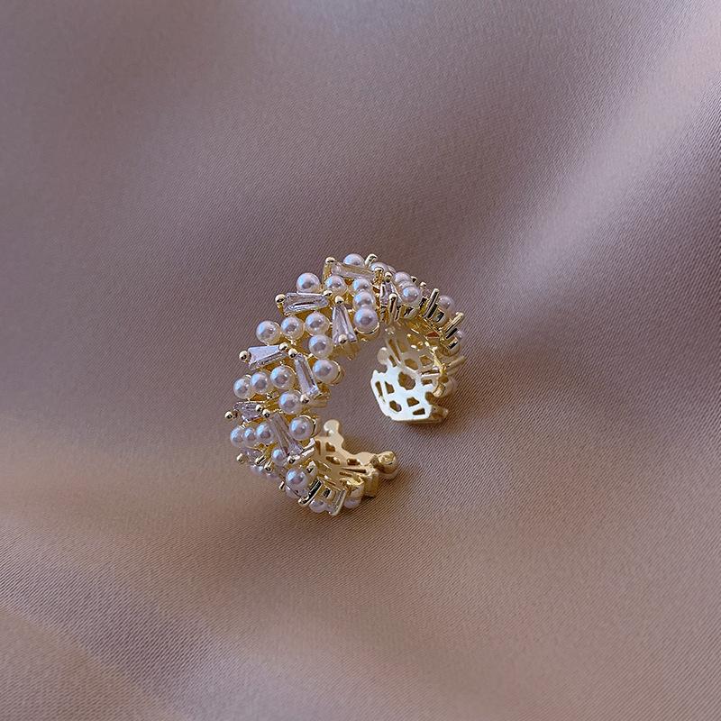 Zircon leaves pearl opening high sense cold wind female personality niche design ins tide index finger ring opening adjustable
Zircon leaves pearl opening high sense cold wind female personality niche design ins tide index finger ring opening adjustable