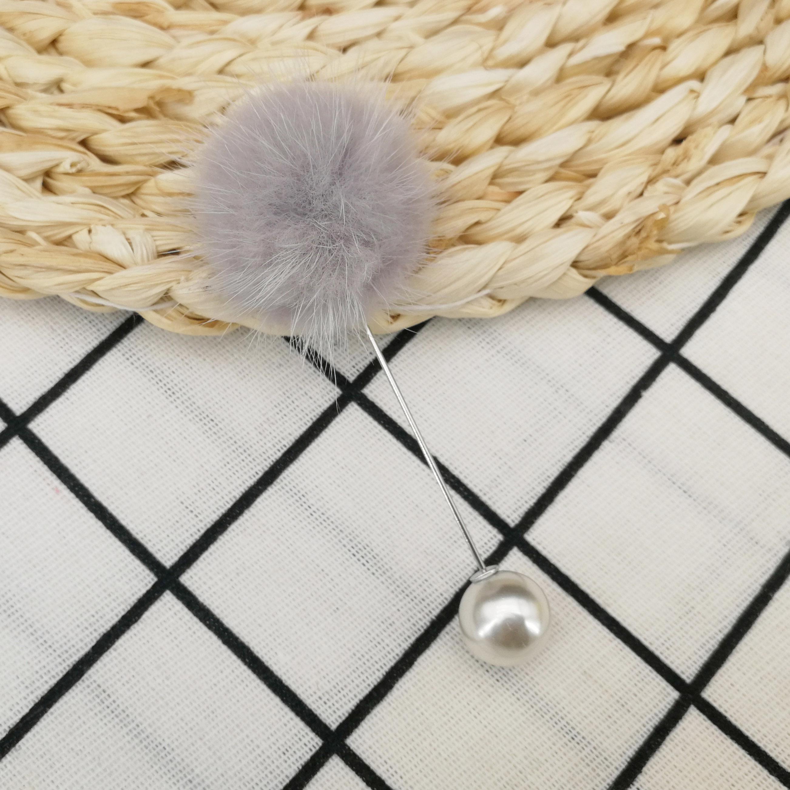 Cute Charm Pearl Brooch Pins For Women Korean Mink Fur Pompom Ball Piercing Lapel pin Brooch Collar Jewelry Gifts
Cute Charm Pearl Brooch Pins For Women Korean Mink Fur Pompom Ball Piercing Lapel pin Brooch Collar Jewelry Gifts