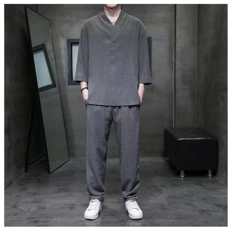 Ice Silk Drape Chinese Style Men s Thin T-shirt Short-sleeved Summer Loose Large Size Two-piece Set L сірий колір
Ice Silk Drape Chinese Style Men s Thin T-shirt Short-sleeved Summer Loose Large Size Two-piece Set L сірий колір