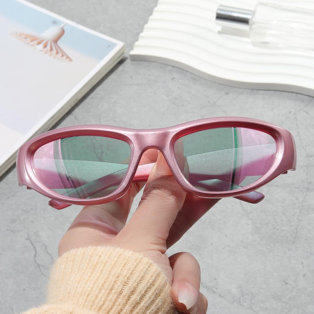 Sunglasses ladies New Punk Y2K Goggle Luxury Wrap Square Sun Glasses 2000 S Shades Eyewear UV400 Female Designer Eyeglasses
Sunglasses ladies New Punk Y2K Goggle Luxury Wrap Square Sun Glasses 2000 S Shades Eyewear UV400 Female Designer Eyeglasses